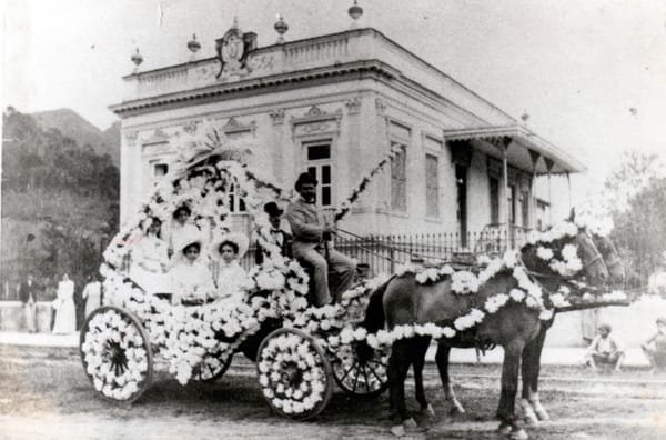 A BATALHA DAS FLORES E HISTÓRIAS  DO CARNAVAL