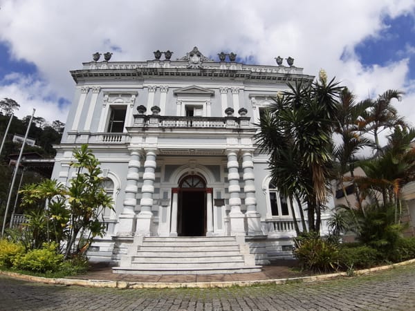 O HISTÓRICO PALACETE DO  BARÃO DAS DUAS BARRAS EM FRIBURGO